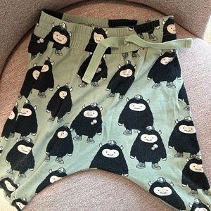 HUX Boy Monster with Sneakers Joggers - Size 4